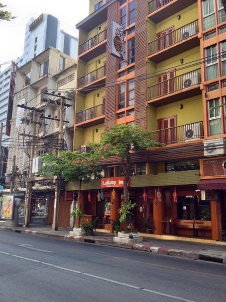 Lullaby Inn Silom Бангкок Екстер'єр фото
